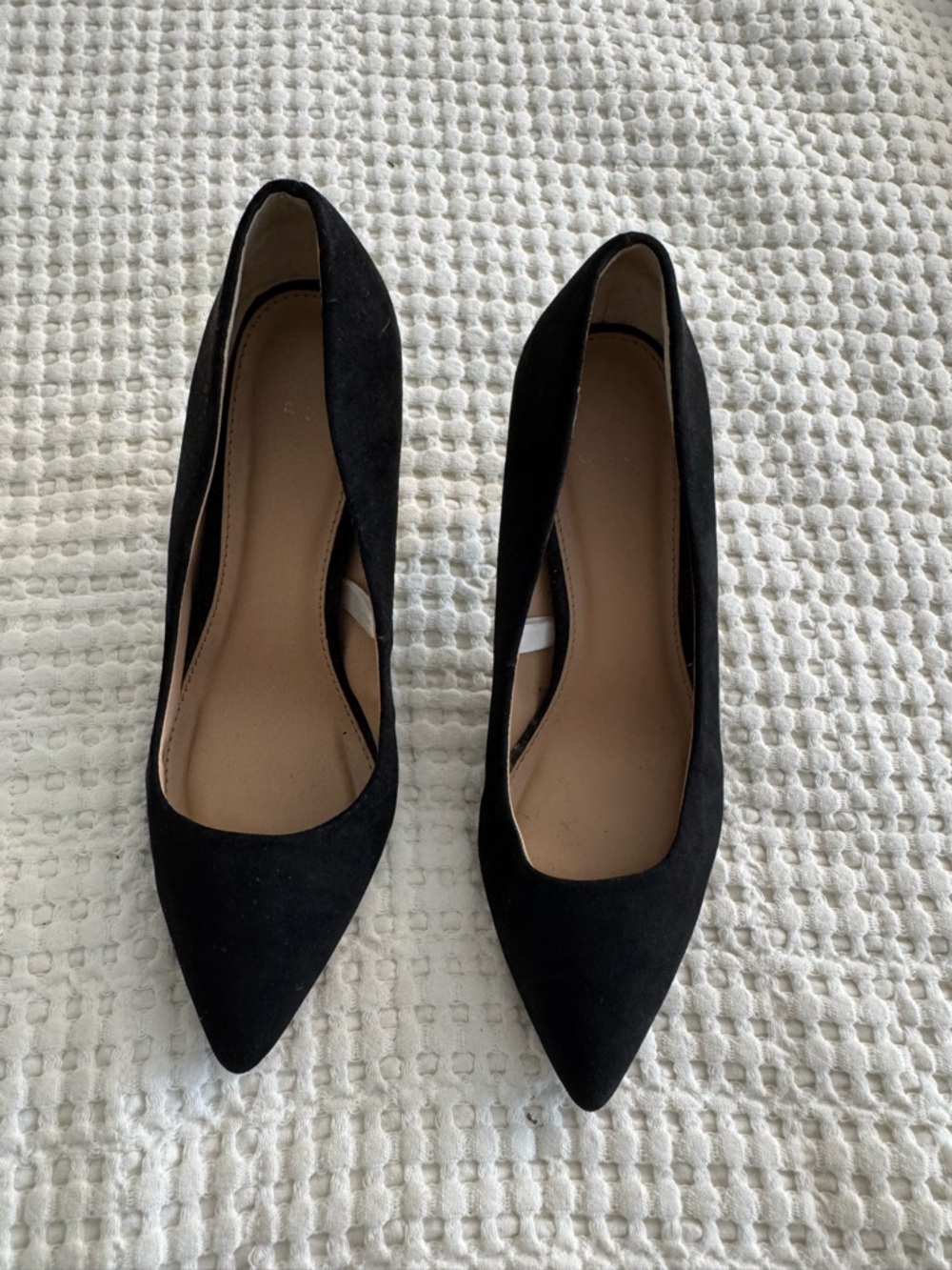 Banana Republic Black Pointed Toe Women's Pumps size 6.5